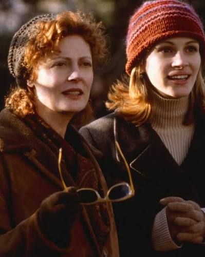 Why We’re Still Obsessed with Throwback Romcom Looks (And How to Get Them)