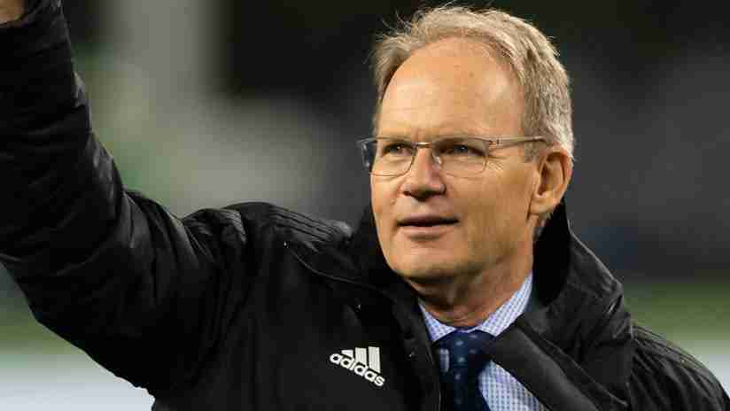 Seattle Sounders Head Coach Brian Schmetzer waves
