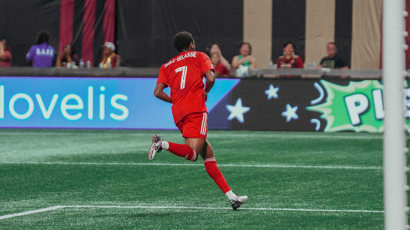 Maren Haile-Selassie at Mercedes Benz Stadium running