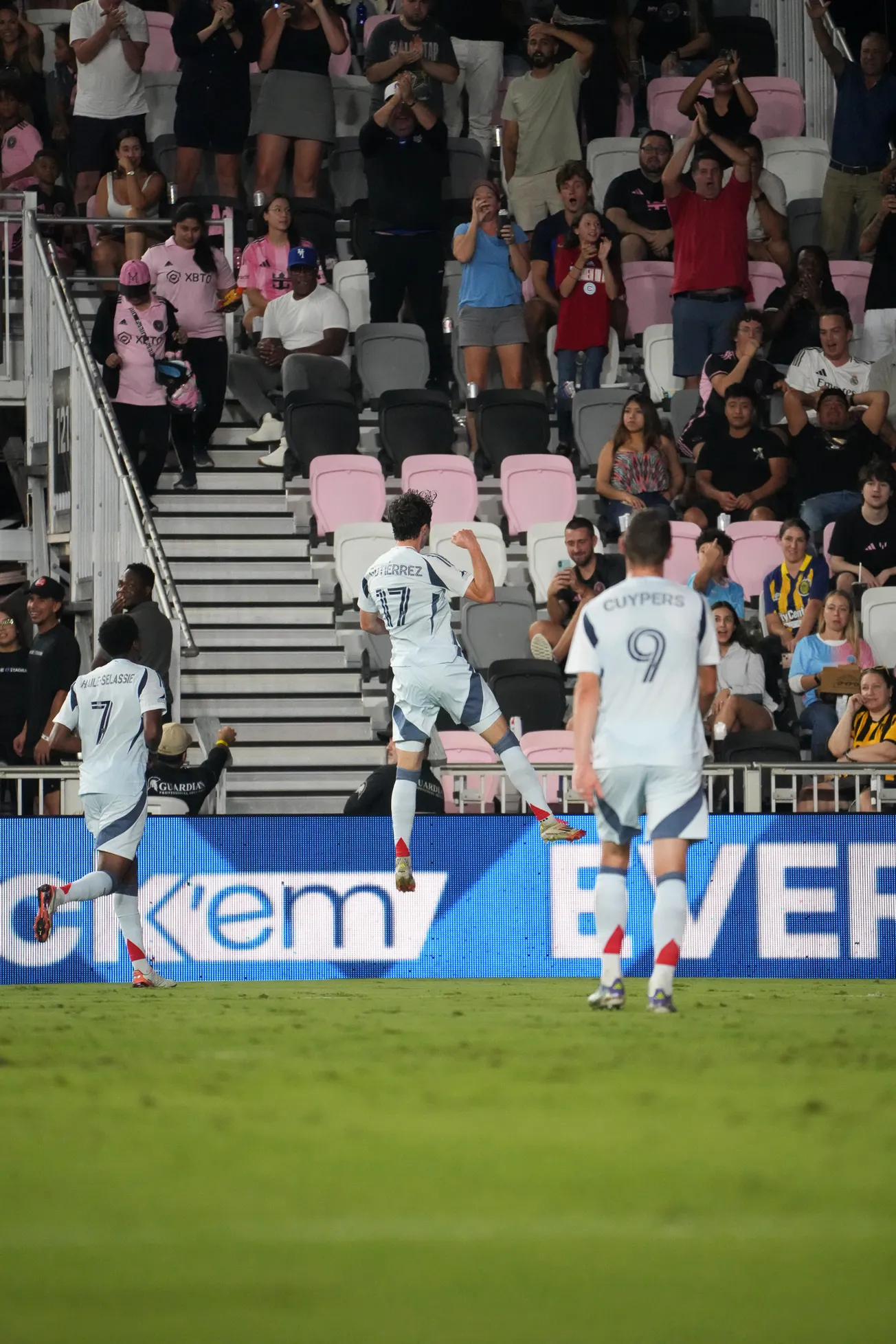 Brian Gutiérrez celebrates his goal against Inter Miami on September 30, 2025