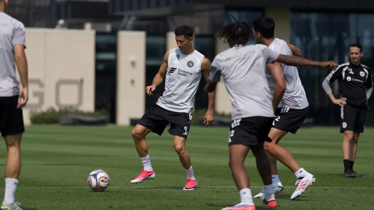 Lewandowski in his first training session with the Fire. 