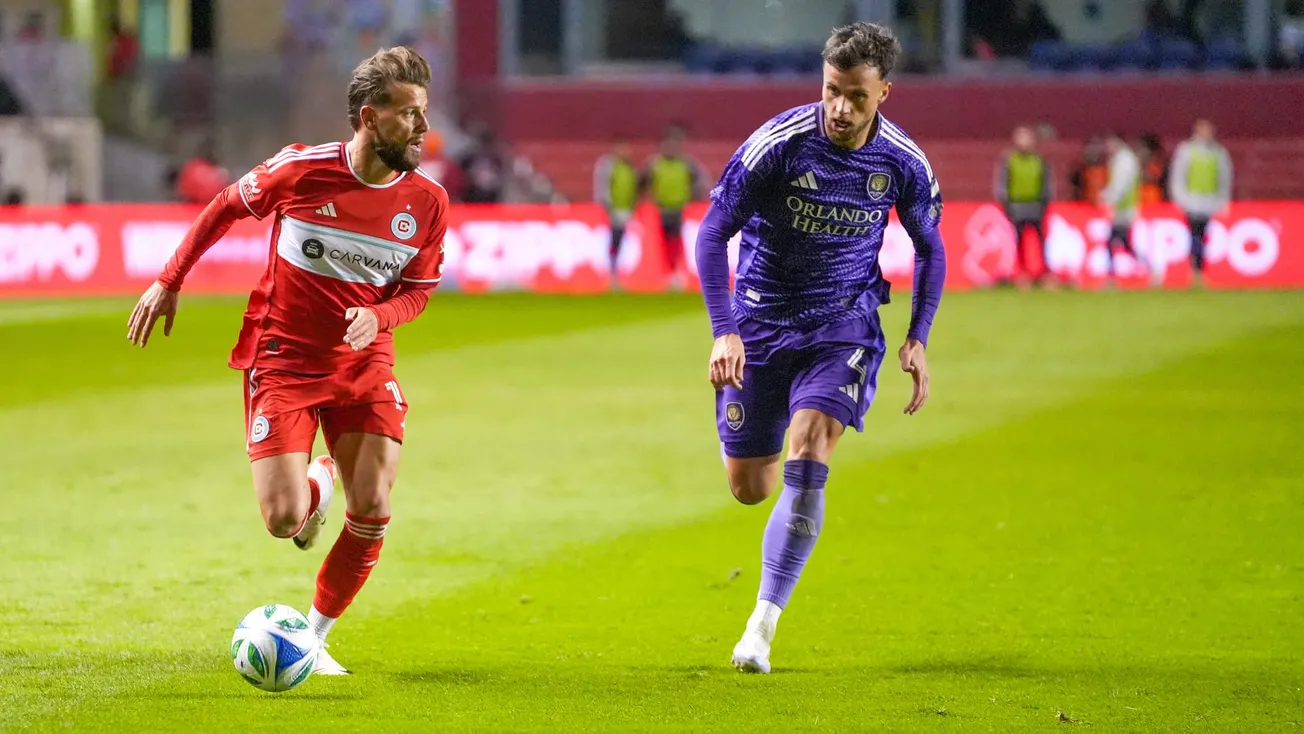 Philip Zinckernagel plays the ball against Orlando City in the 2025 MLS Cup playoffs