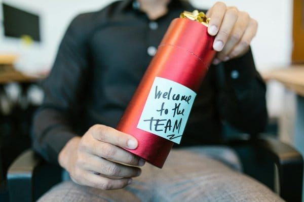 A Guide To Onboarding Hourly Employees With Your Digital Employee Handbook