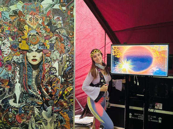 Left: Chimera AI render, Right: Josette Seitz and her eclipse artwork on a Looking Glass 32"