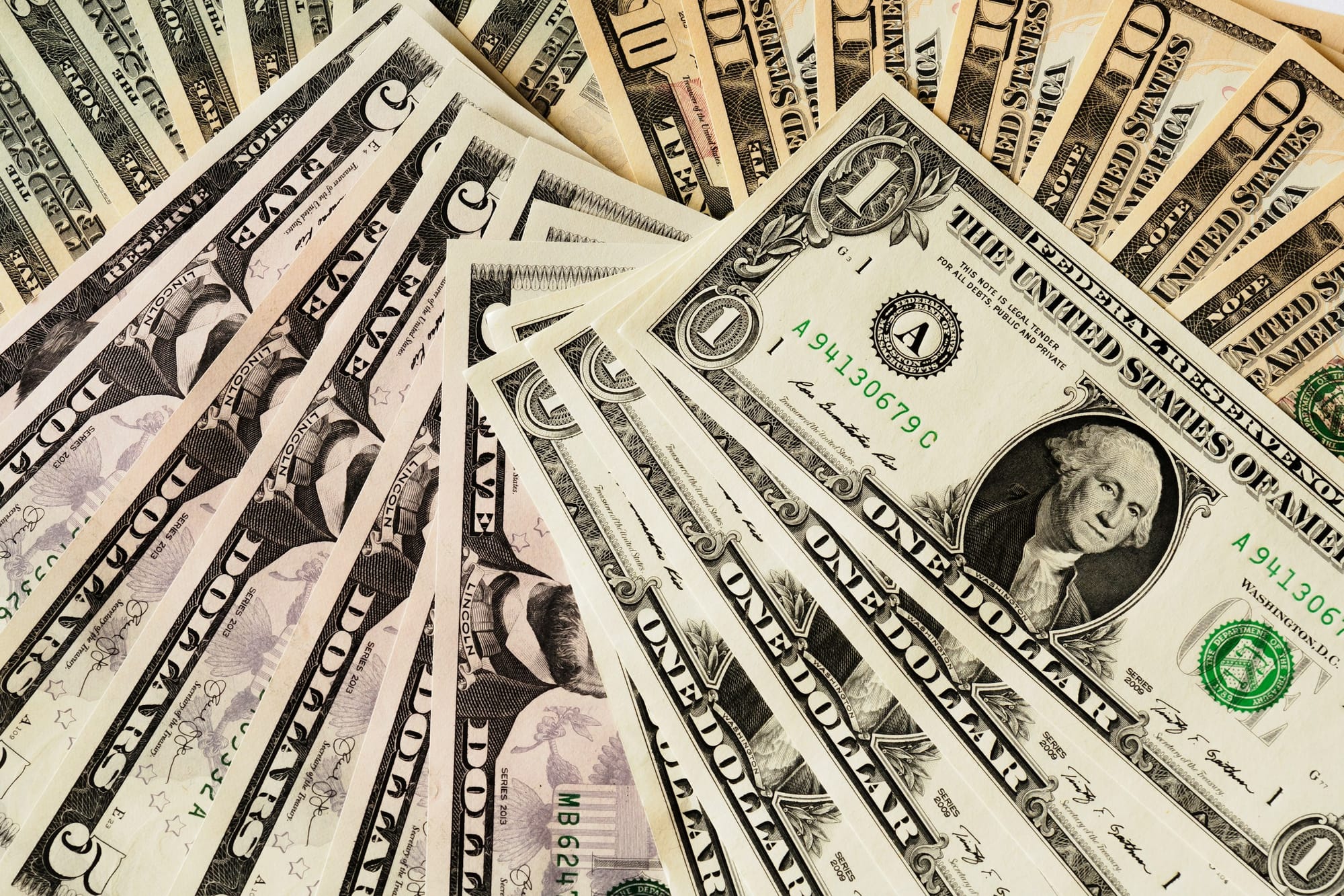 how much does youtube pay per view