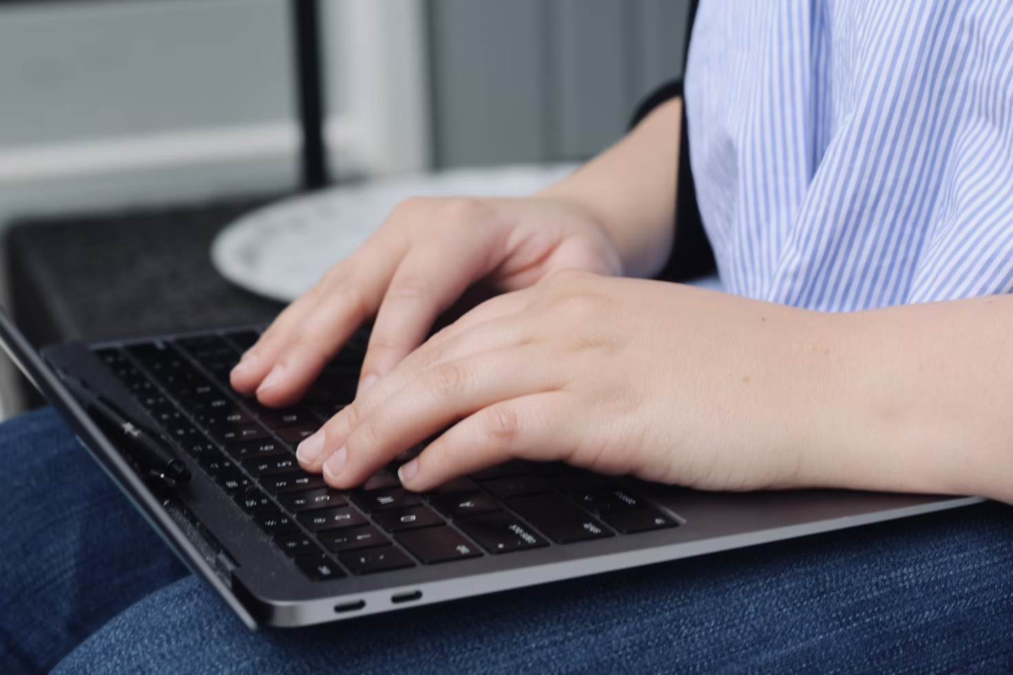 man typing - Best Marketing Campaigns of All Time