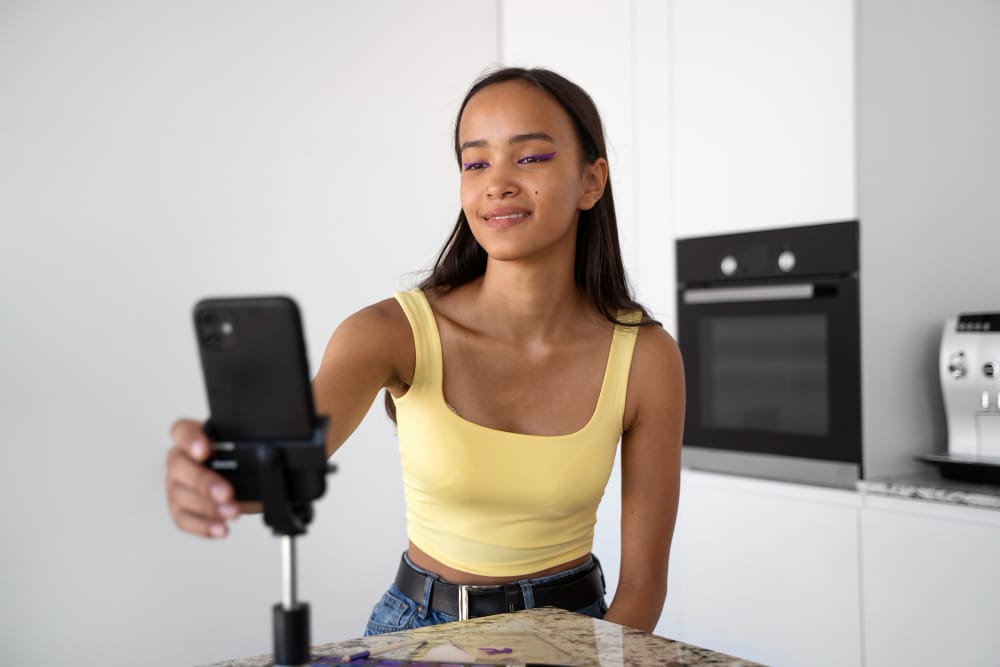 woman making a video - How to make Reddit Story Videos