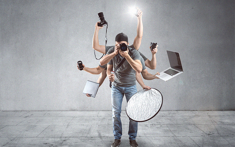 man taking photos - Curated content Social Media