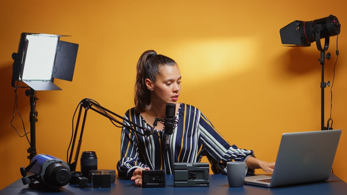 woman in a studio - Organic Content Social Media