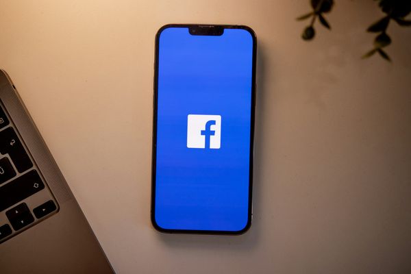 15 Tips On How To Go Viral on Facebook Reels
