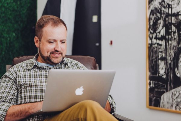 How to Trend on Twitter Quickly in 12 Simple Steps