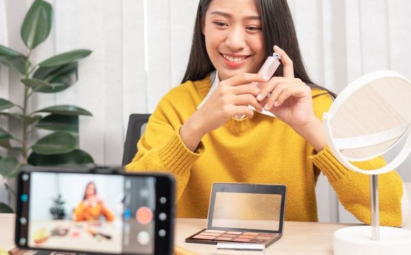 How To Sell Products On TikTok Live in 6 Ways