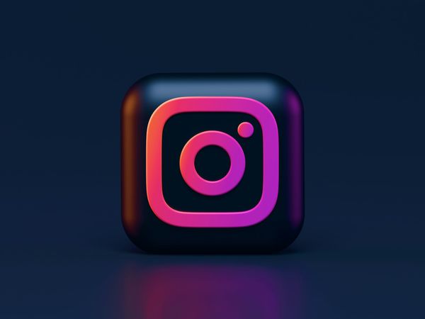7 Instagram Reel Hook Ideas to Get Views in 15 Days