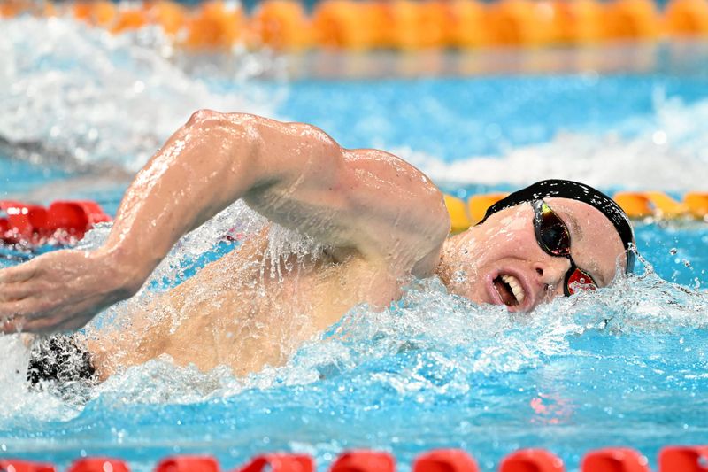 Short Leaps To 7:36: Fastest 800 Free In History Of Textile Suits post image