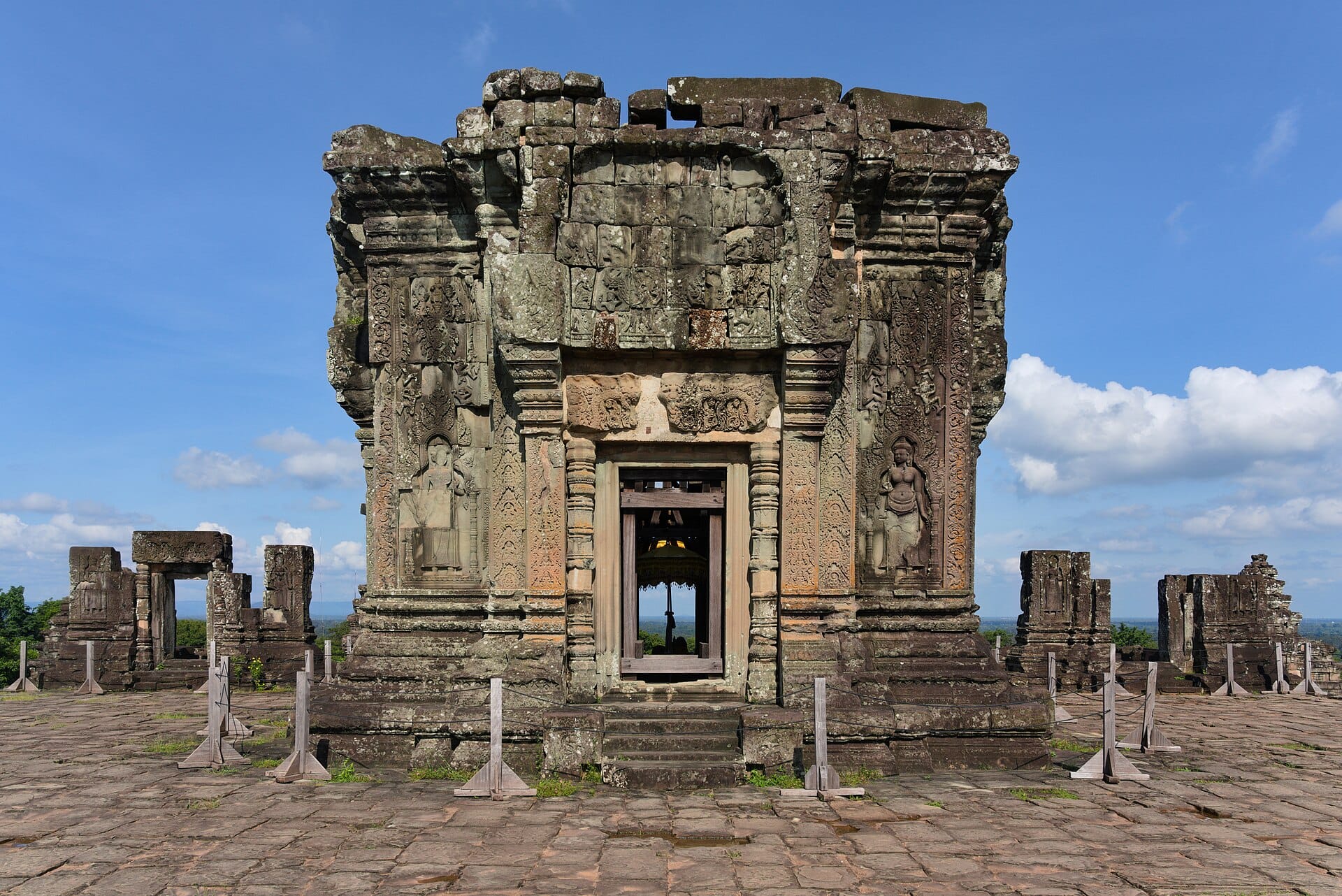 Phnom Bakheng temple on its hilltop