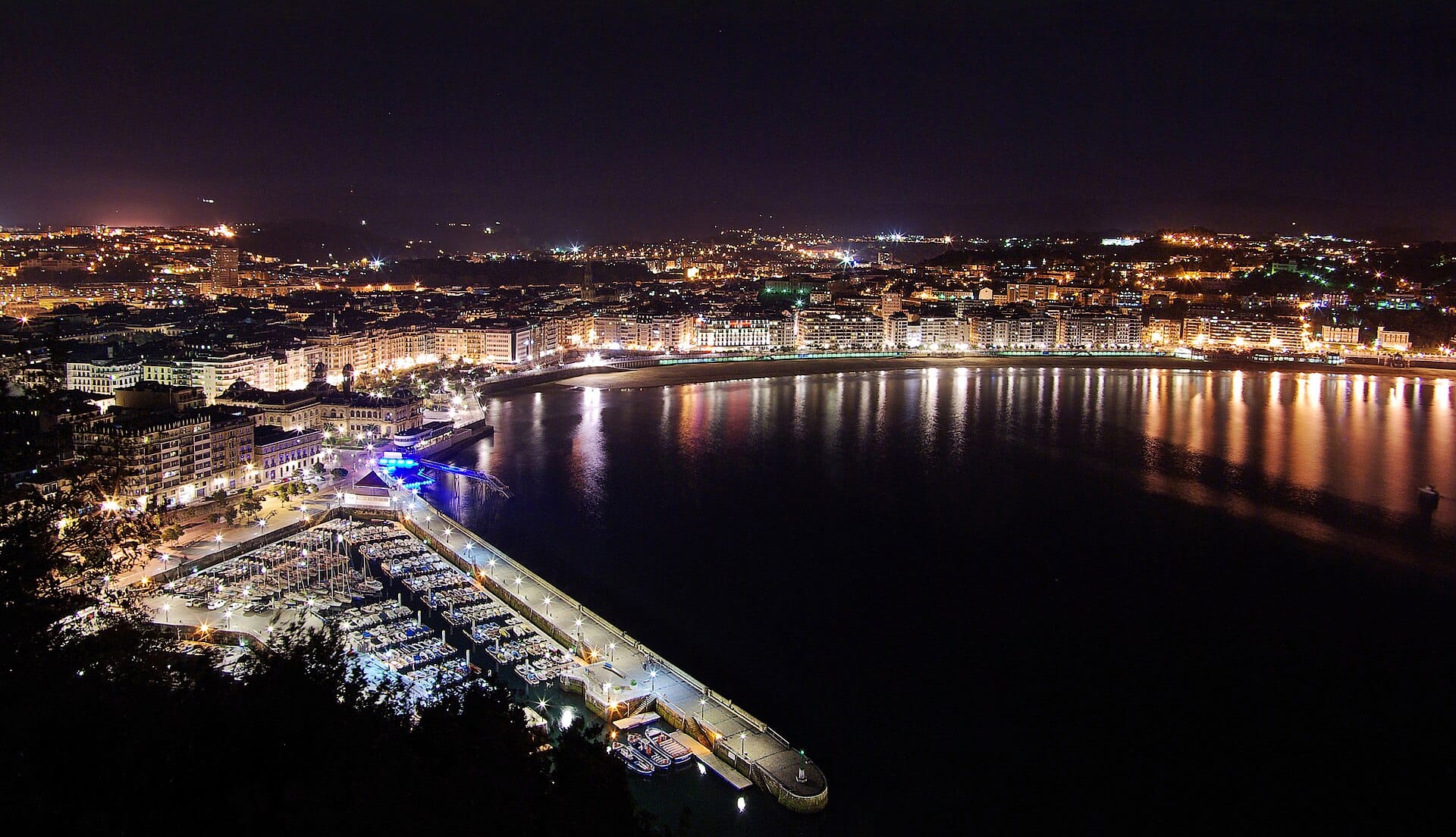View over San Sebastián at night from Monte Urgull