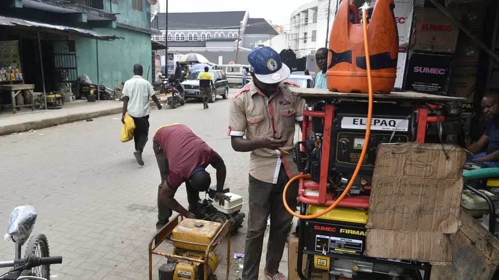 Nigeria’s erratic power grid forces households and businesses to use diesel and petrol generators. Photo: AFP via BBC