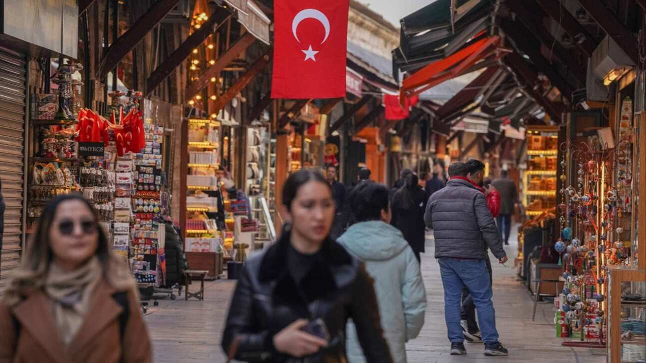 A market in Istanbul. Photo: David Lombeida/Bloomberg