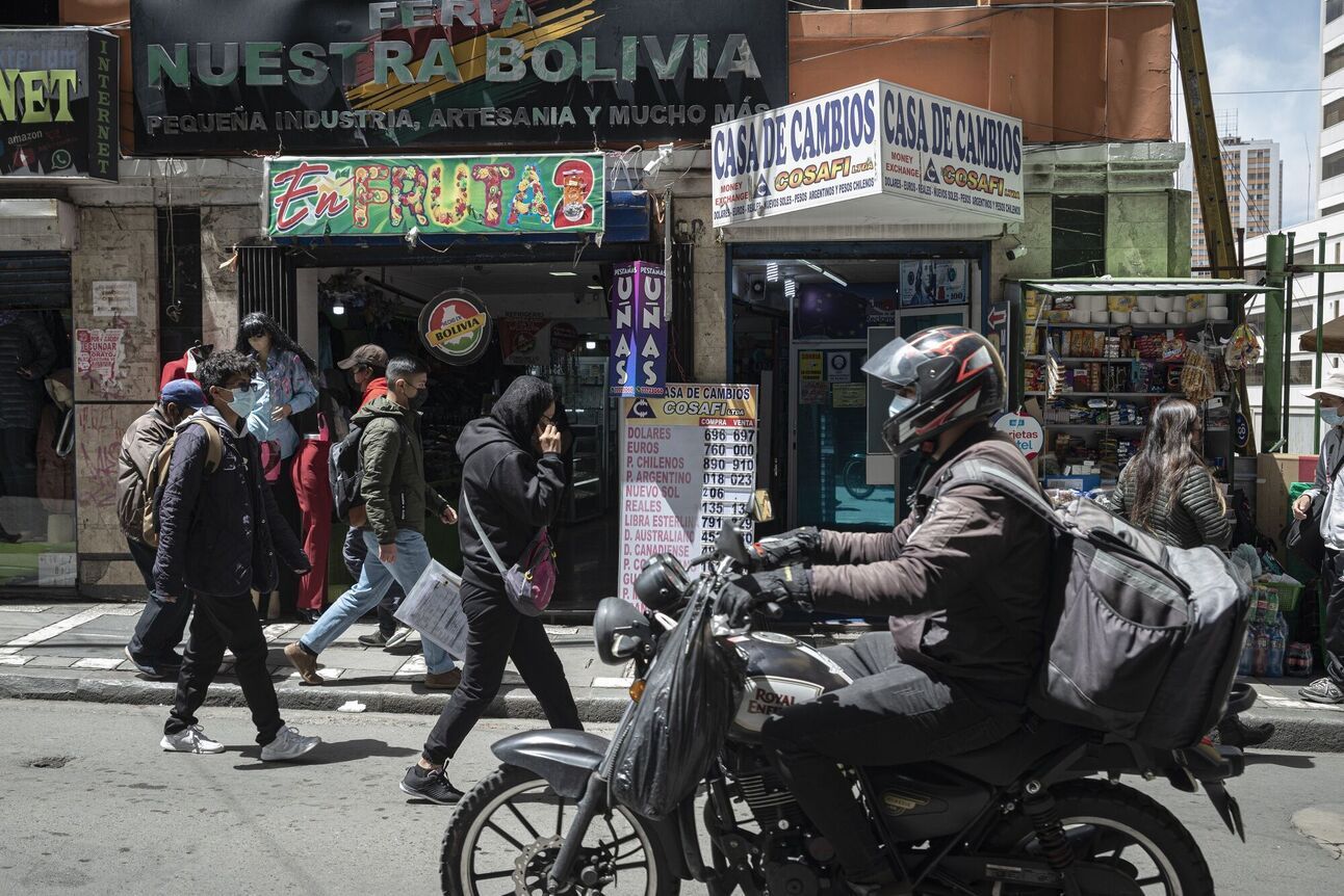 A currency exchange house in La Paz, Bolivia. Photo: Marcelo Perez del Carpio/Bloomberg