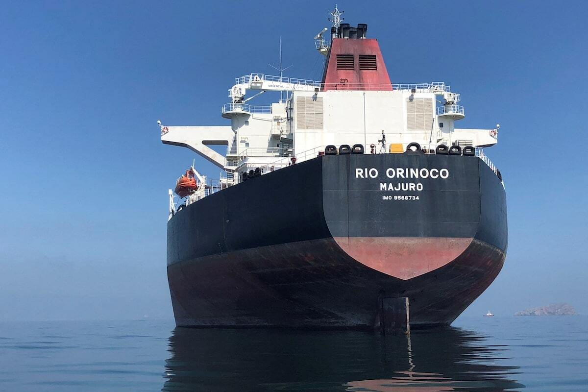 An oil tanker outside an oil refinery in Puerto La Cruz, Venezuela. Photo: Alexandra Ulmer/Reuters