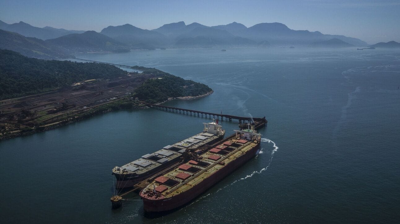 Iron ore into bulk carrier vessels in Rio de Janeiro, Brazil. Photo: Dado Galdieri/Bloomberg