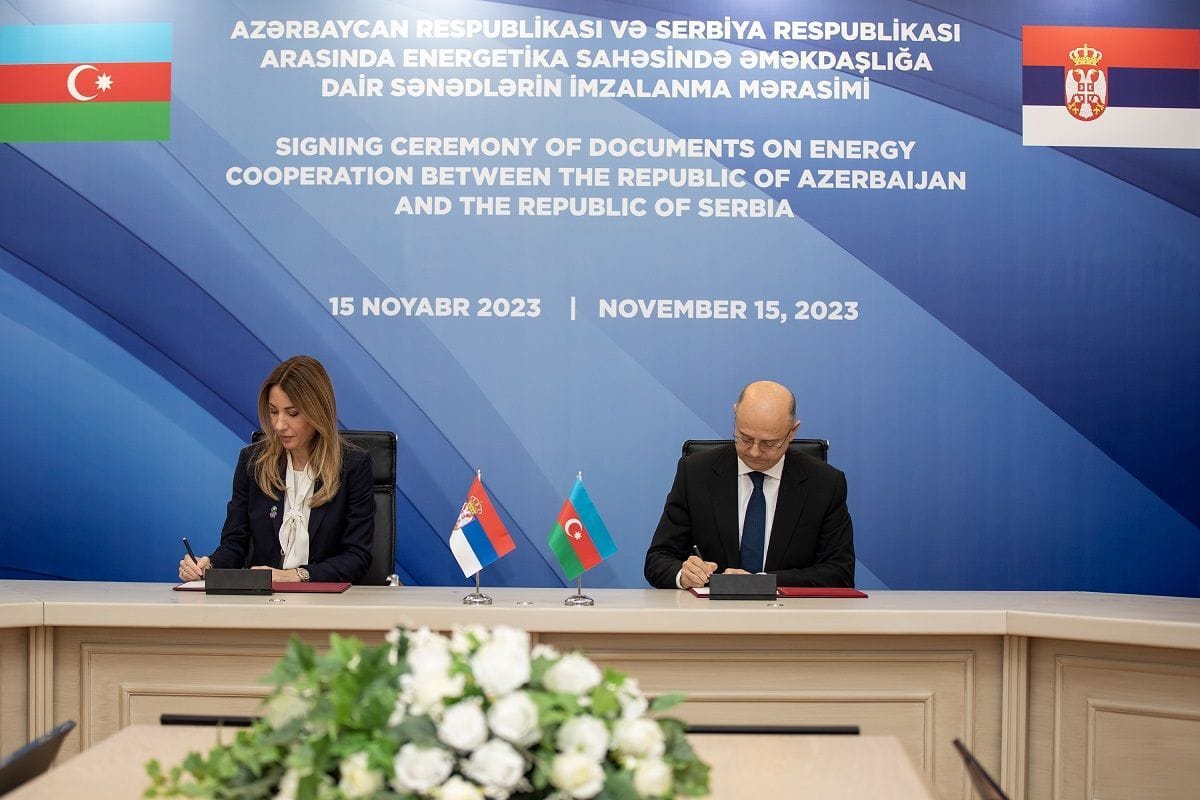 Serbian and Azeri energy ministers signed a deal that will see gas exports rise to a billion cubic feet a year by 2026. Photo: Azernews