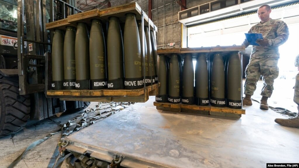 US military aid to Ukraine in October was the lowest in nearly a year and a half.&nbsp; Photo: Alex Brandon/AP