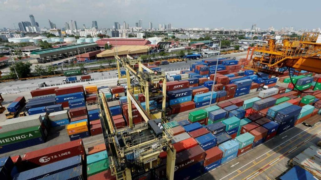 The port of Bangkok. Thailand aims to eliminate tariffs on exports to the European Union’s 27 countries through resumption of trade talks. Photo: Reuters via Nikkei