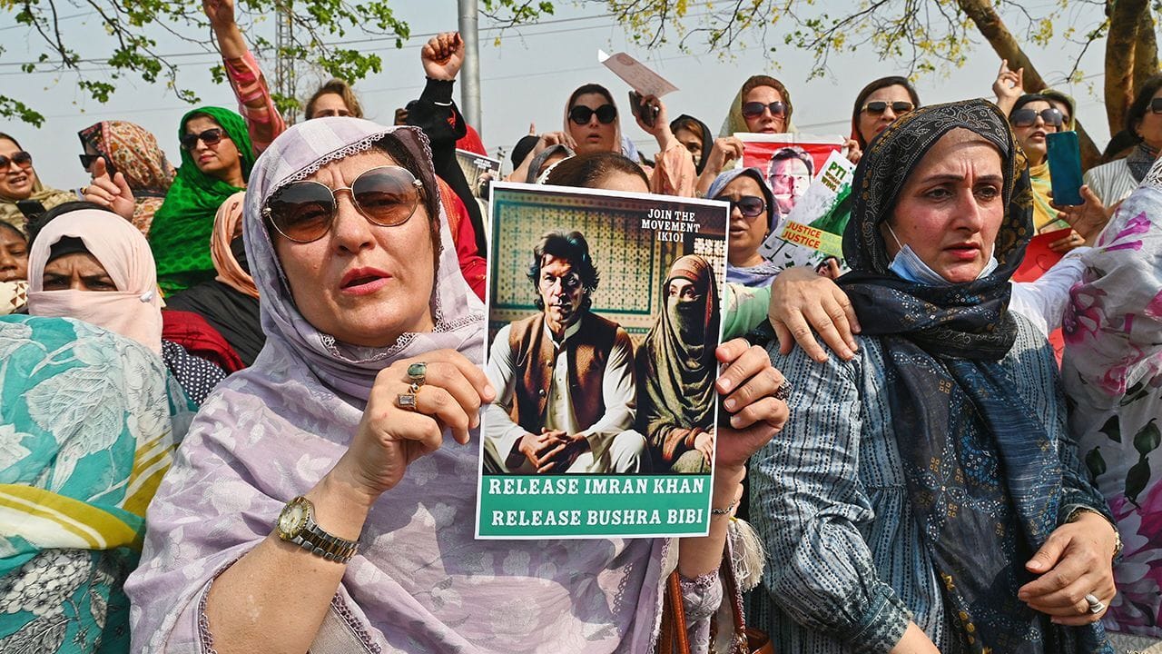 Supporters of Imran Khan. Photo: Getty Images