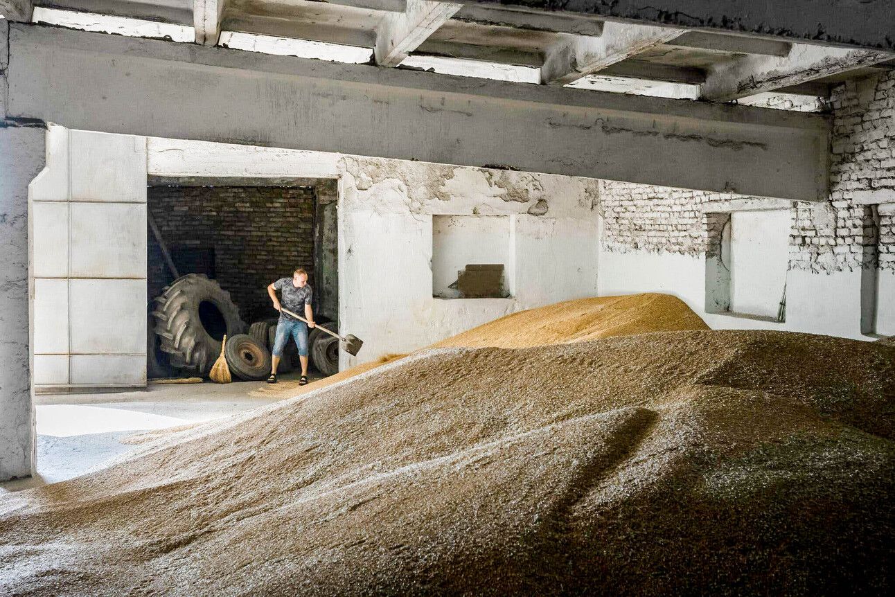 Grain waiting for export in a warehouse in the Odesa region of Ukraine. Photo: Emile Ducke for The New York Times