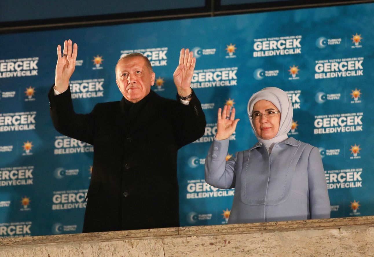 Erdoğan and his wife, Emine, at his party headquarters in Ankara, the Turkish capital, early Monday. Photo: Yavuz Ozden/Dia Images/AP