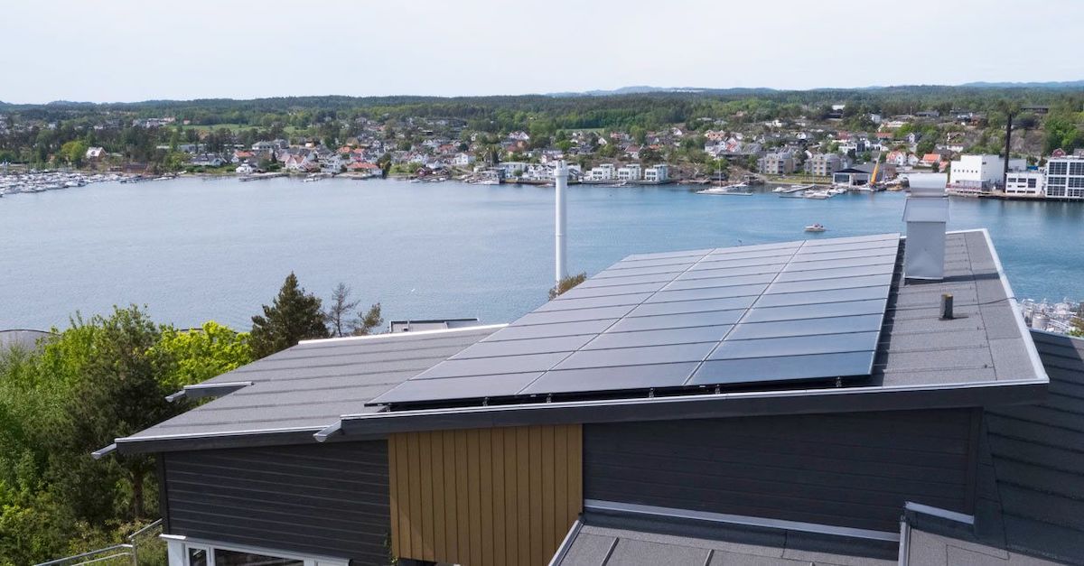 Eksempler på hus med solcellepaneler