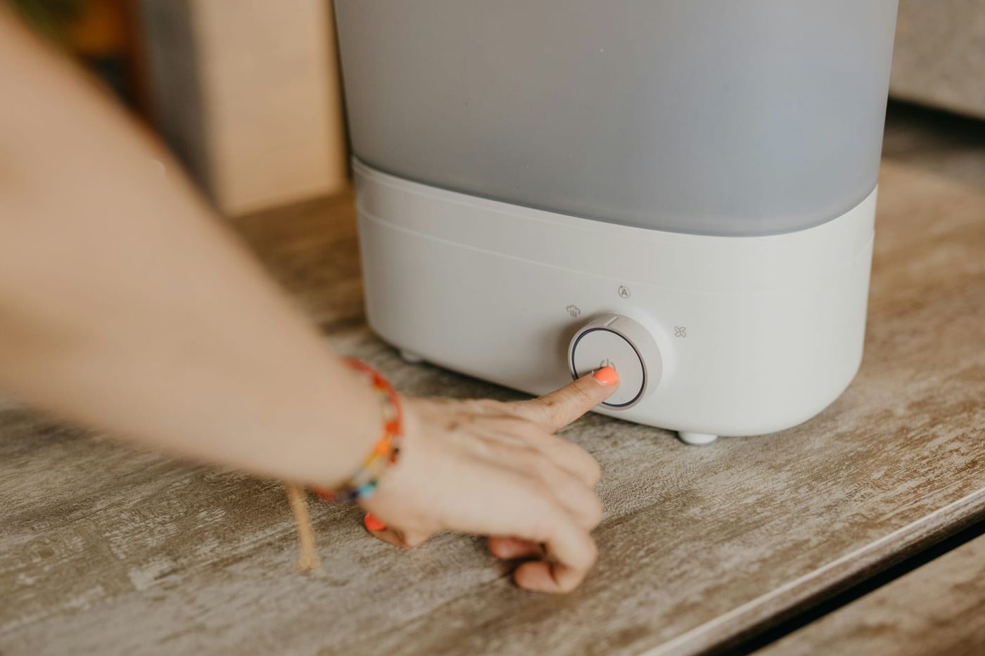 We let 6 humidifiers keep us awake all night so you can sleep better