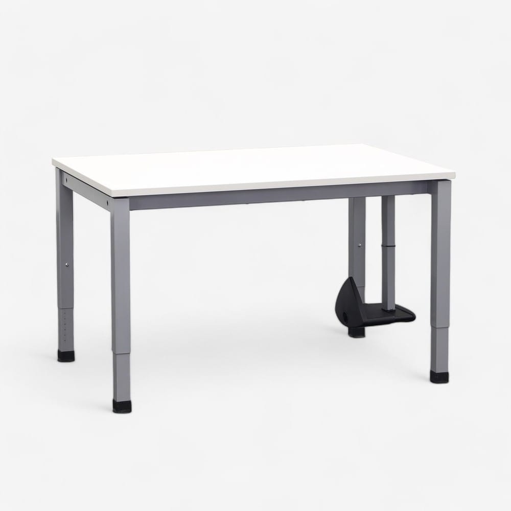 Weisser Haworth Schreibtisch mit silbergrauen Beinen und CPU-Halter