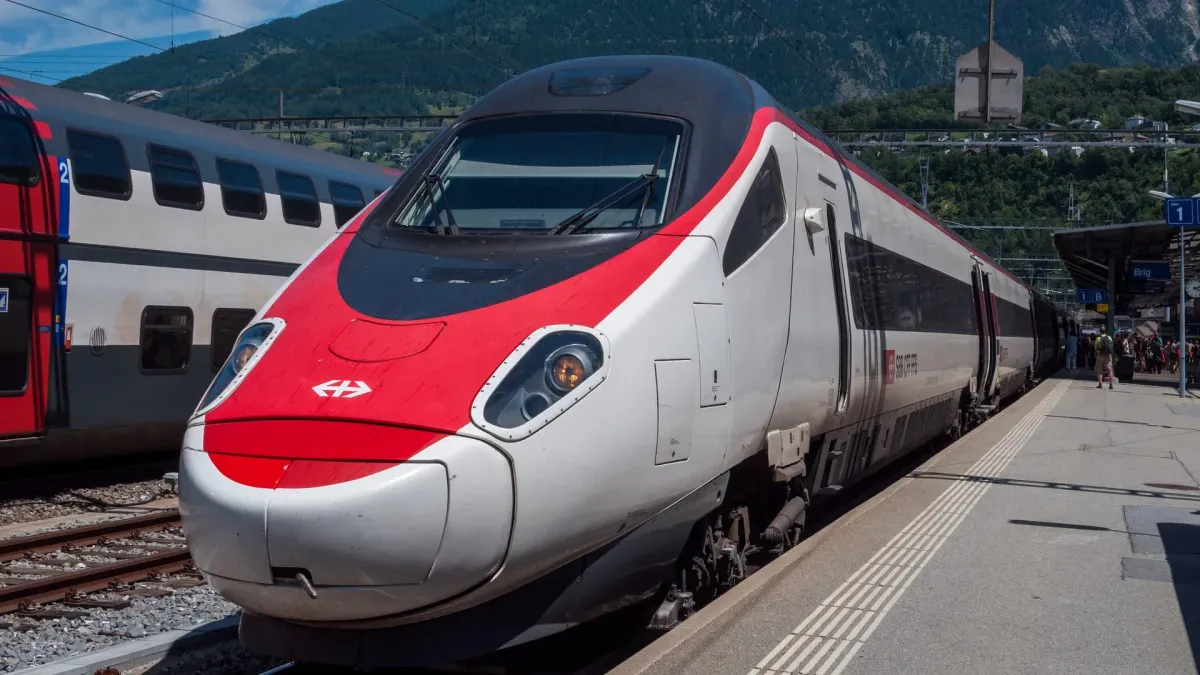 SBB Astoro Eurocity am Bahnhof Brig im Kanton Wallis