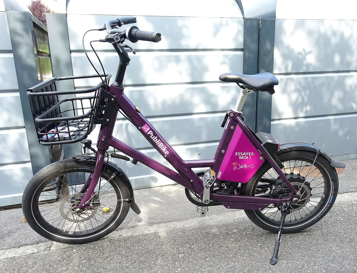 PubliBike-Velo in Sion. Symbolbild des Anbieters; keine Aufnahme des Basler U-Two-Pilotversuchs.