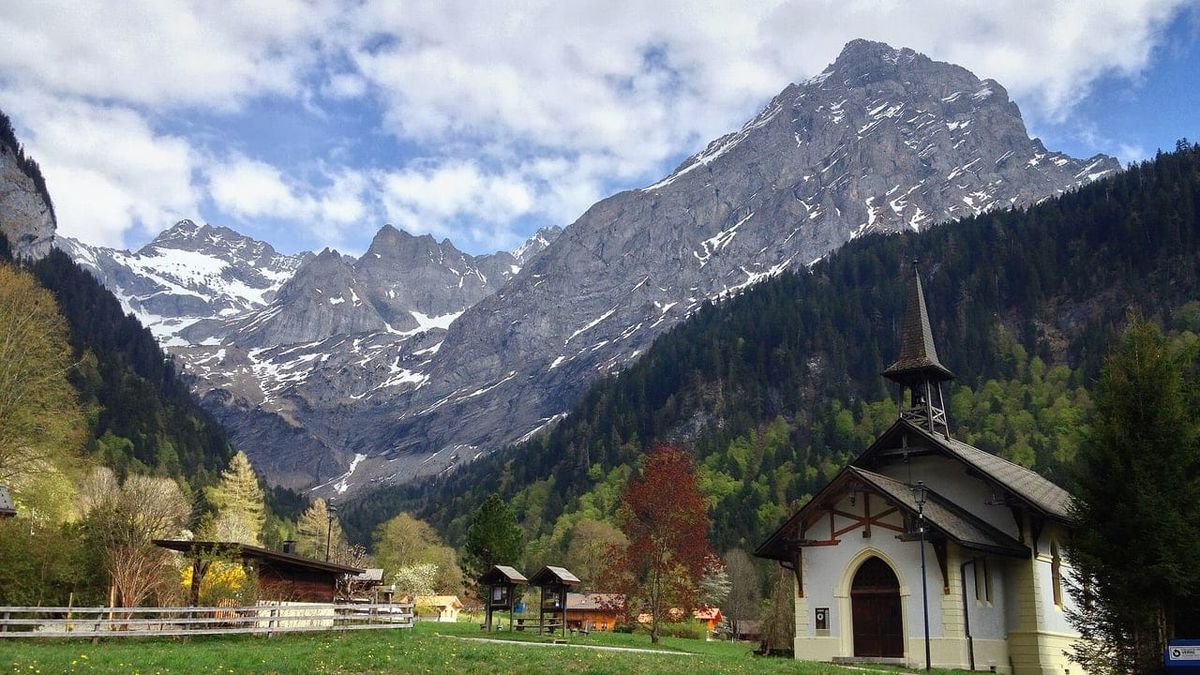 Symbolbild zum Thema leben bex zwischen rhonetal alpen
