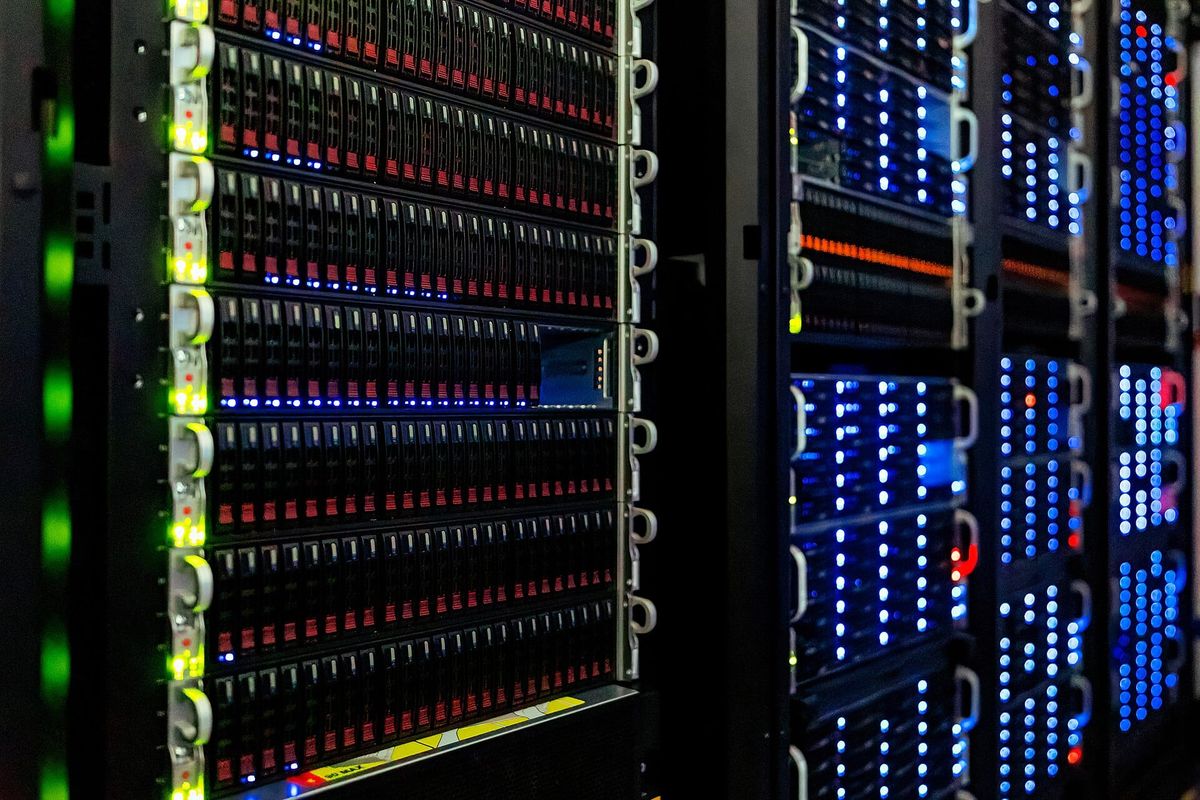 Serverraum des NOIRLab in Tucson, USA. Symbolbild für IT-Infrastruktur; kein von der Studie untersuchtes Schweizer Unternehmen.
