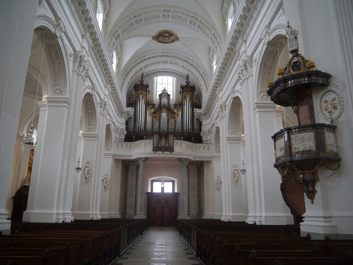 Innenraum der St.-Ursen-Kathedrale in Solothurn. Symbolbild; kein Hinweis auf einen konkreten Missbrauchsfall an diesem Ort.