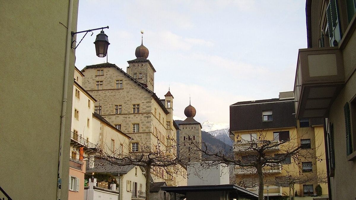 Symbolbild zum Thema leben brig-glis tor simplon