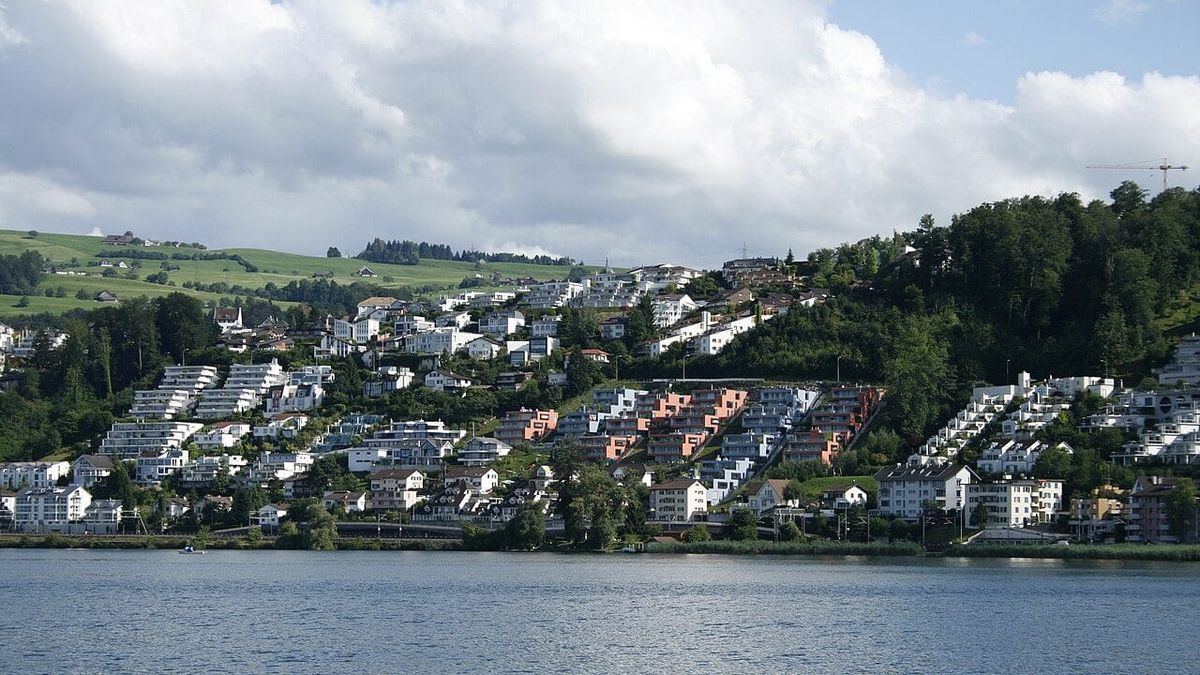 Symbolbild zum Thema leben wollerau tiefe steuern hohe