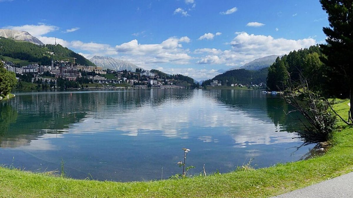 See und Berglandschaft bei St. Moritz