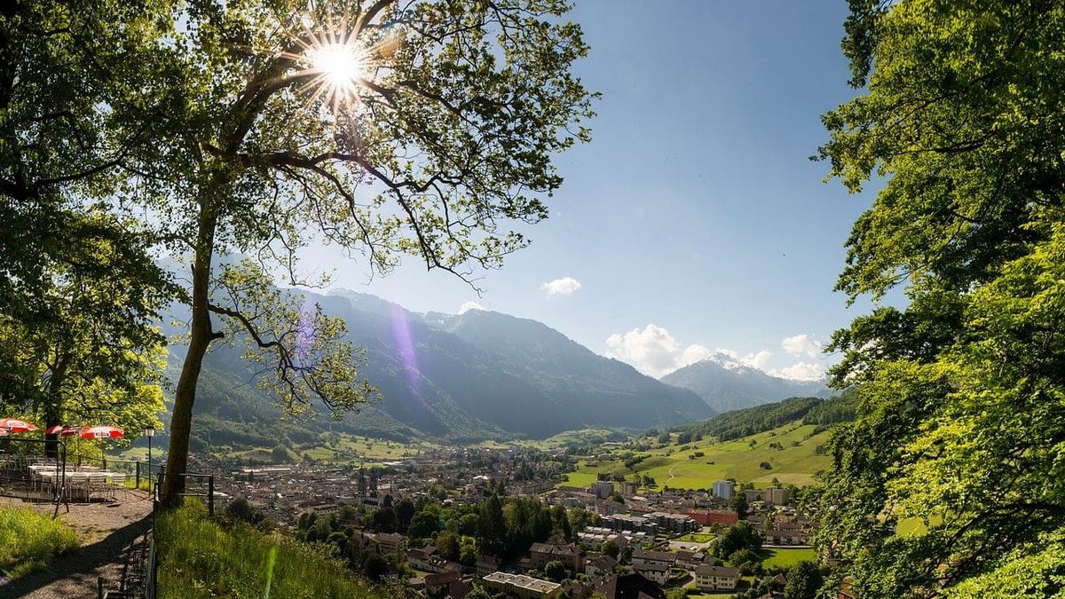 Symbolbild zum Thema leben glarus alltag zwischen bergen