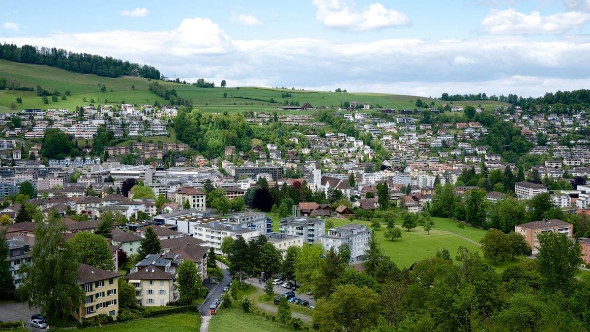 Symbolbild zum Thema leben kriens aufstrebende stadt fusse