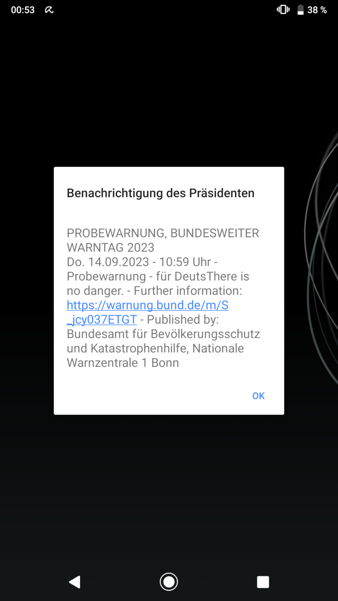 Cell-Broadcast-Warnung auf dem Bildschirm eines Mobiltelefons