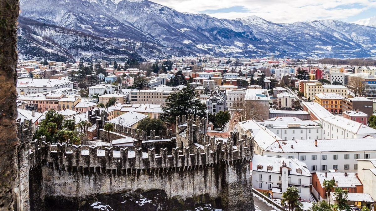 Symbolbild zum Thema leben bellinzona zwischen burgen alpen