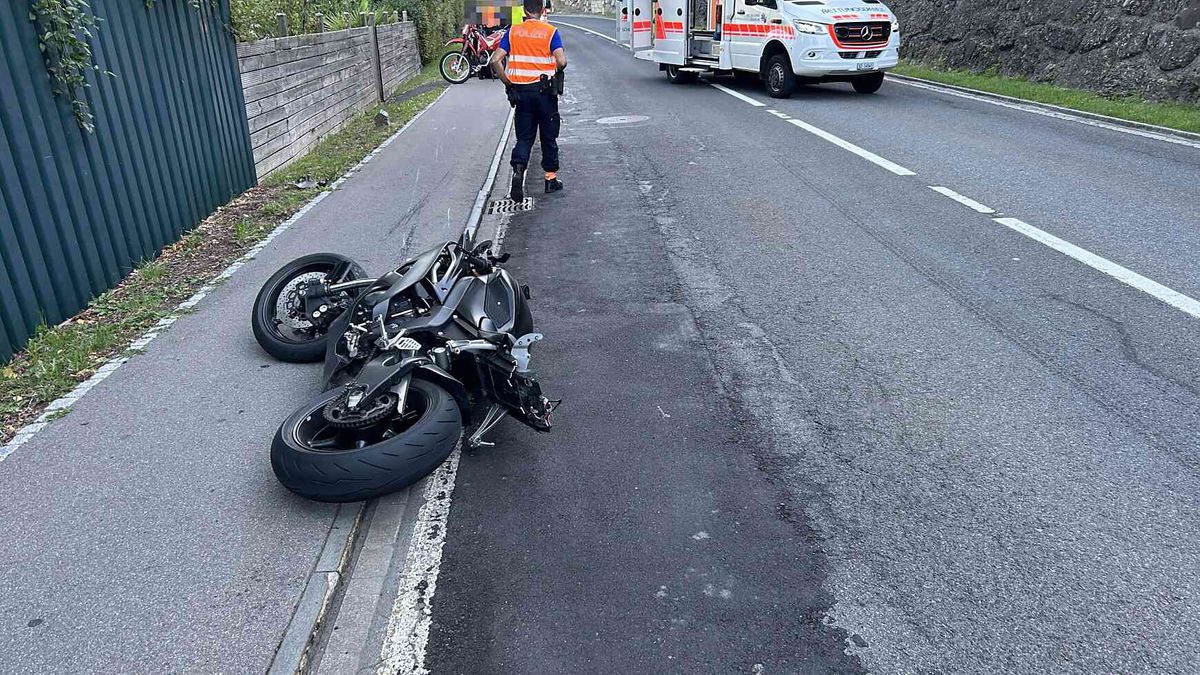 Arth: Motorradfahrer nach Sturz erheblich verletzt
