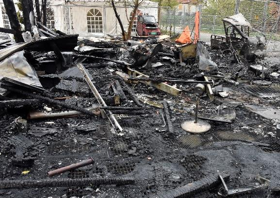 Foto aus dem Originaldokument: Olten: Wohnwagen in Brand – eine Person schwer verletzt