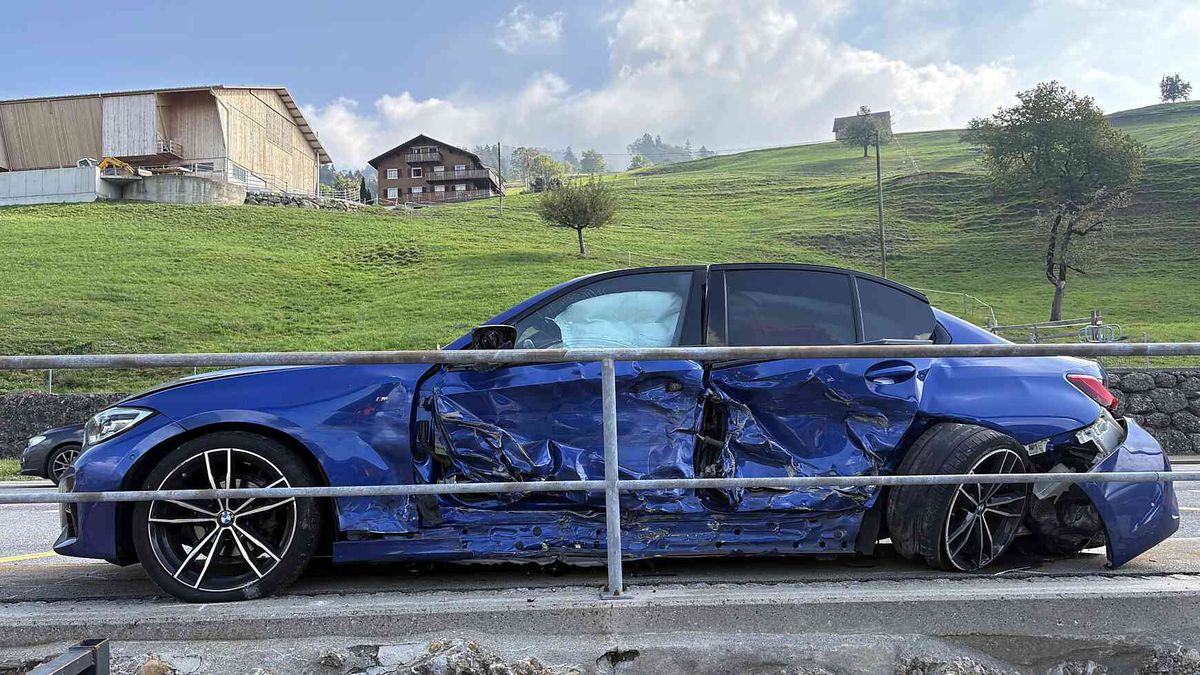 Steinen: Zwei Personen bei Verkehrsunfall verletzt