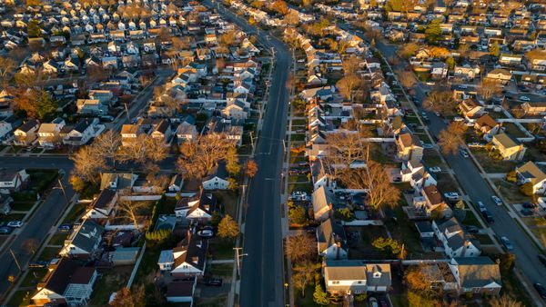 DePIN: How to Own the Digital Infrastructure of Your Neighborhood